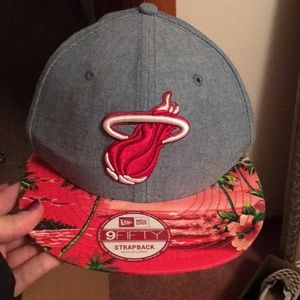 Brand new Miami heat snap back never worn